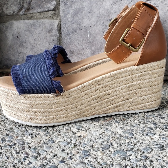 Platform Wedges Sandals - Picture 2 of 7